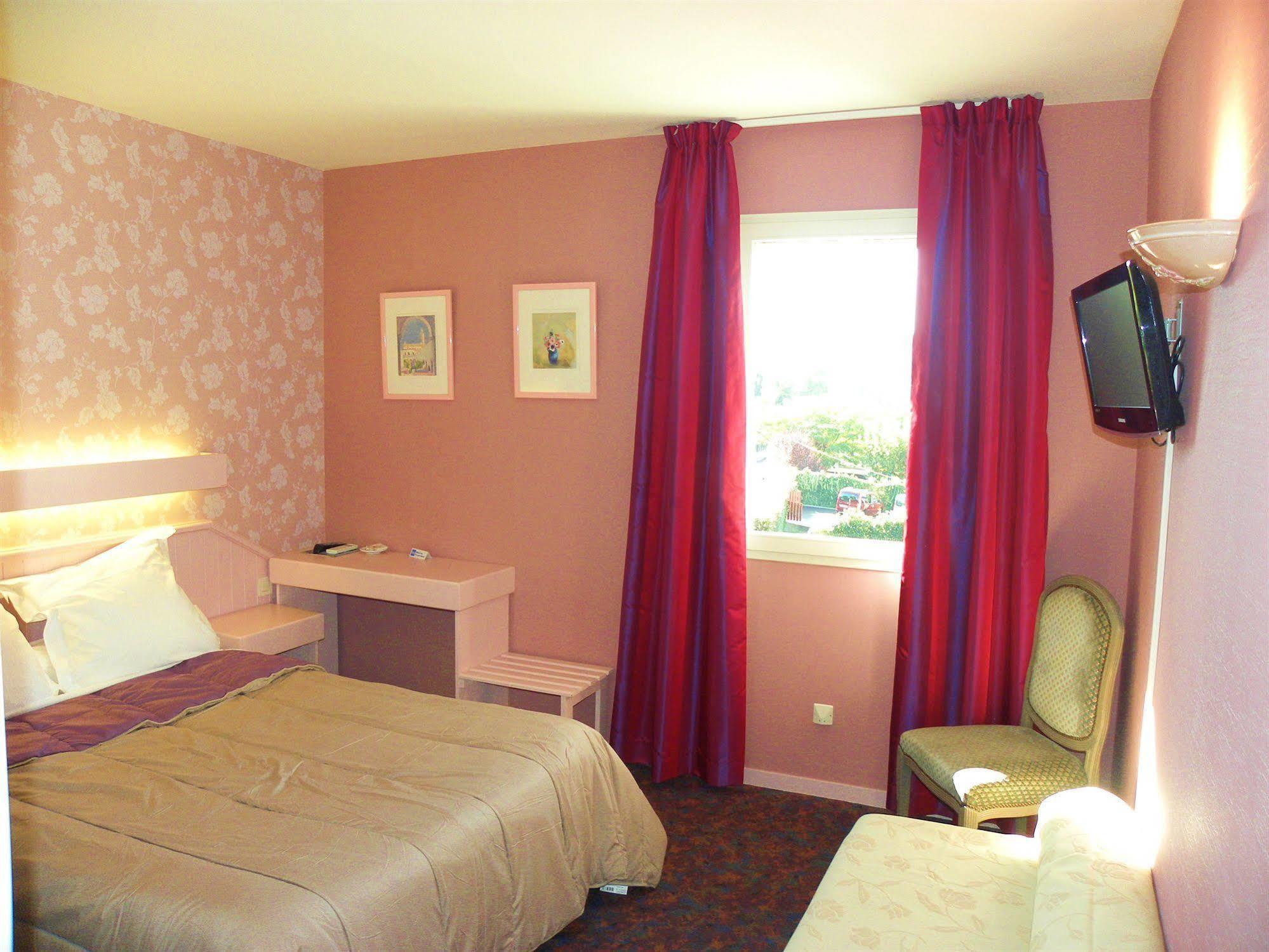 Hotel Ursula Cambo-les-Bains Εξωτερικό φωτογραφία